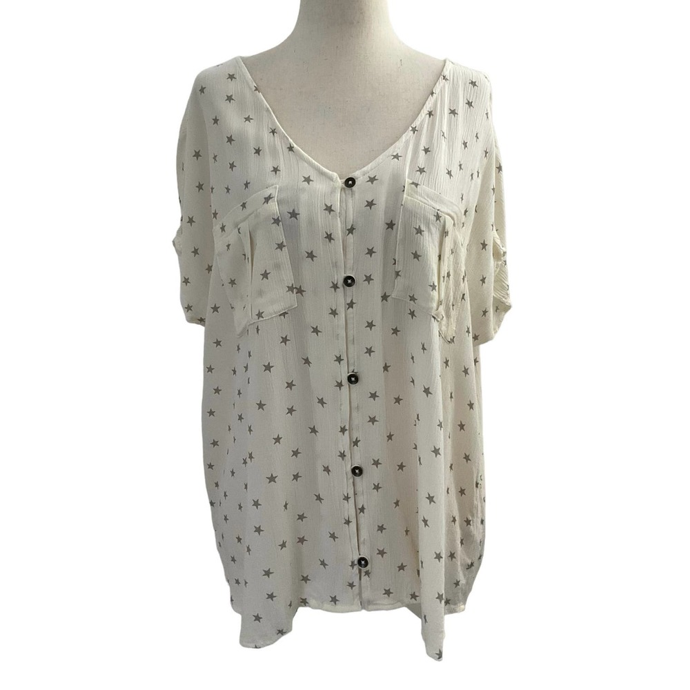 Maurices Cream Stars Print Short Sleeve Top Size L 39-48